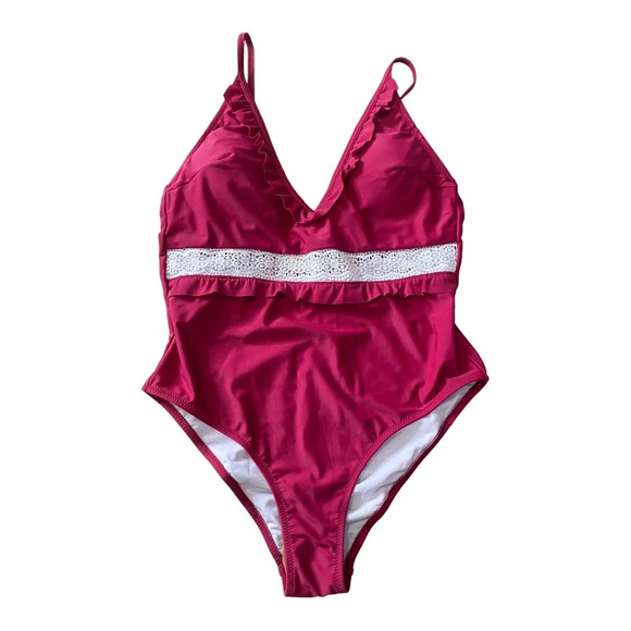 ✨NWT Cupshe Red Wine Ruffle Lace Crochet One Piece Monokini Swimsuit Size Medium - Picture 2 of 11